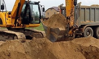Выкопать яму экскаватором в Мичуринске от 917 руб. - 2Землекопа-Мчр